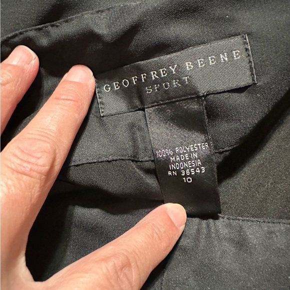 Geoffrey Beene Sport women's size 10 black floral twirly skirt - Picture 3 of 5